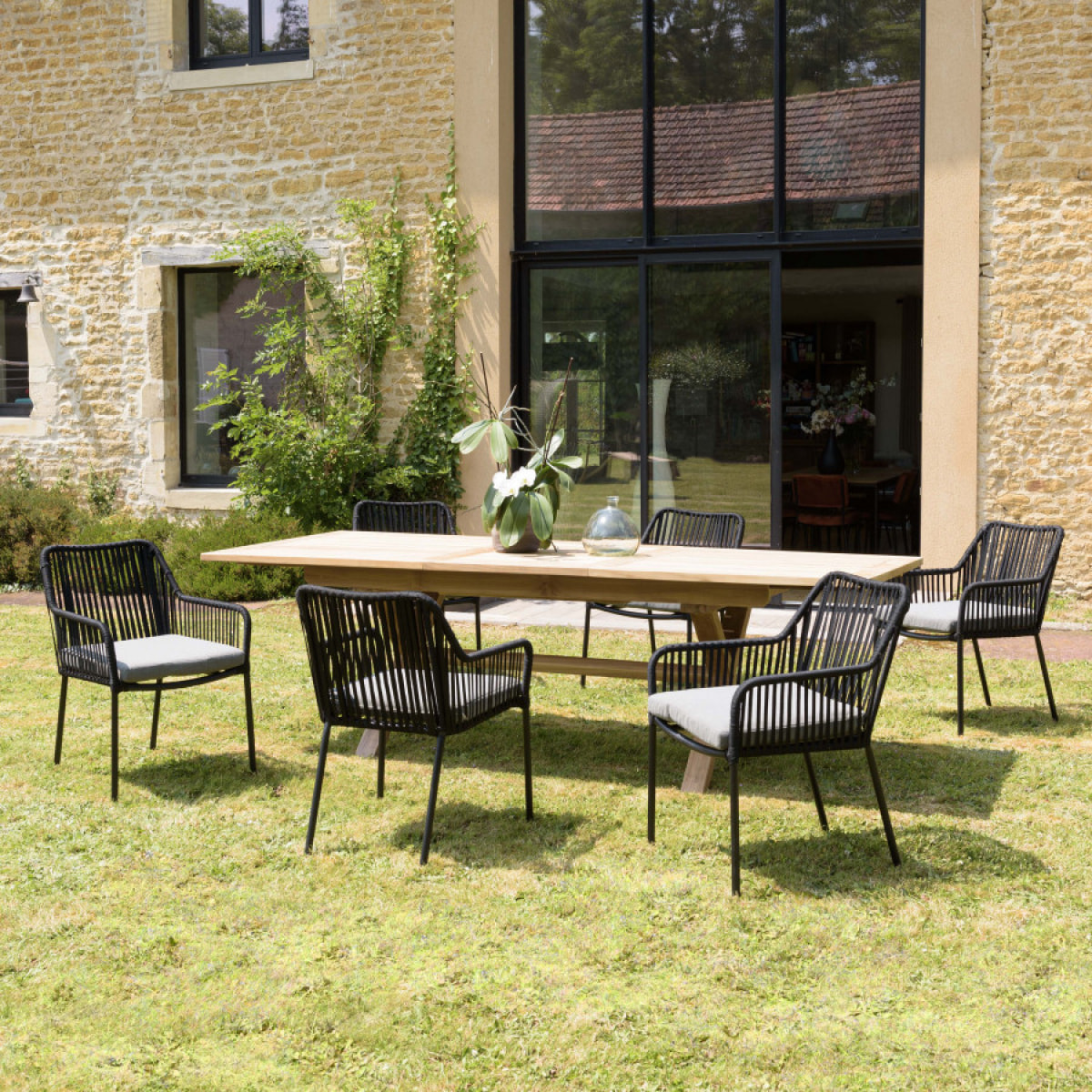 MALO - SALON DE JARDIN 6 PERS. - 1 table rectangulaire 180x100cm et 6 fauteuils gris et noirs