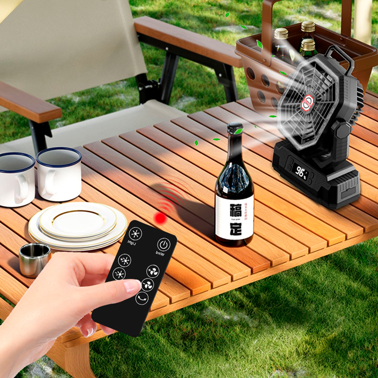 Ventilatore P60 con motore senza spazzole, LED con 32 luci, 5 velocità e 3 livelli di luminosità. Oscillazione di 120° e angolo regolabile di 90°. Con gancio per appendere e powerbank da 20000 mAh.