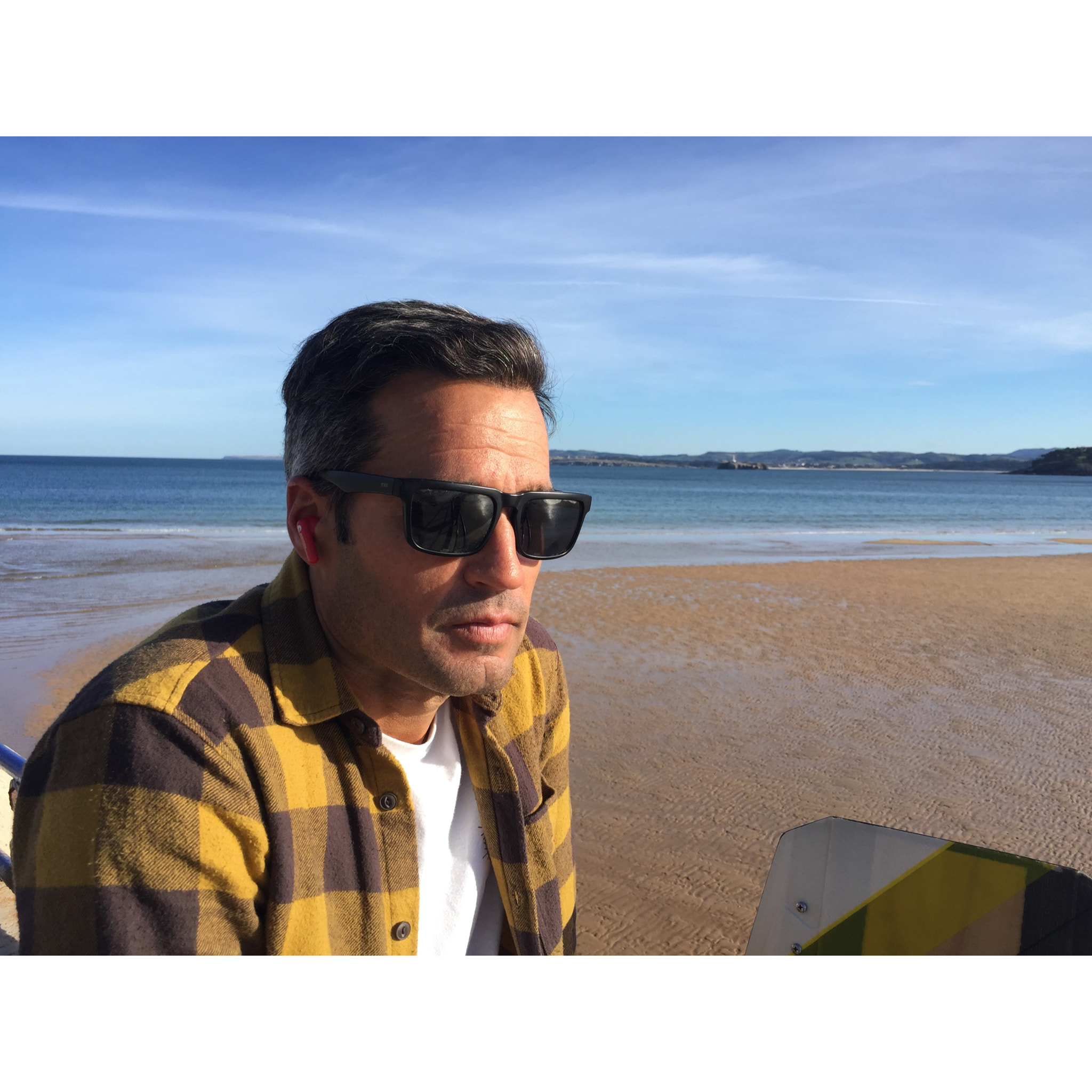 AURICOLARI MAGNUSSEN M11 in rosso