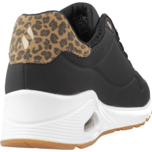 Sneakers De  Mujer Uno Jungle Nite Negro