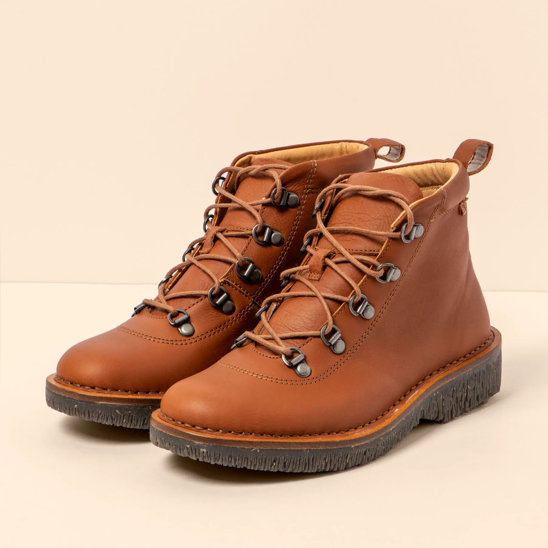 Botines N5583 WAX NAPPA TOFFEE/ VOLCANO color Toffee