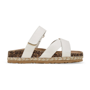 Sandalias planas beige con suela de corcho y esparto