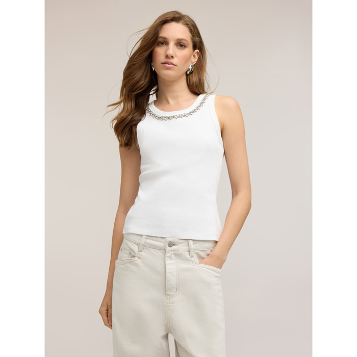 Motivi - Top con strass en el escote - Blanco