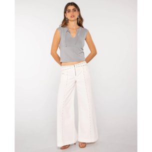 Top de mujer con cuello cut out y lazada