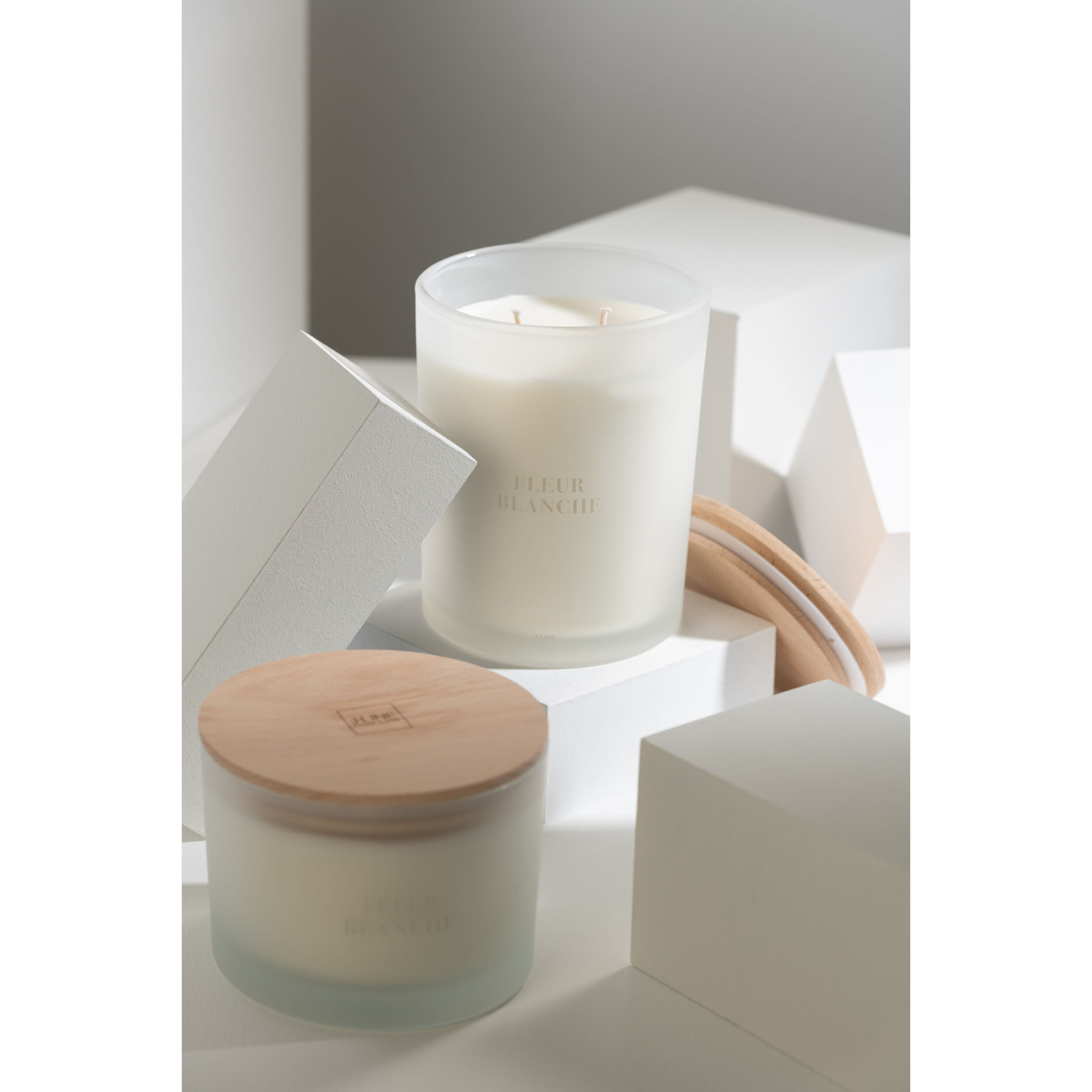 J-Line bougie parfumée Accords Essentiels - Fleur Blanche - blanc - 52H