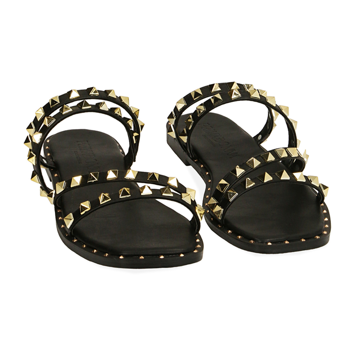 Sandalias planas negras con tachuelas