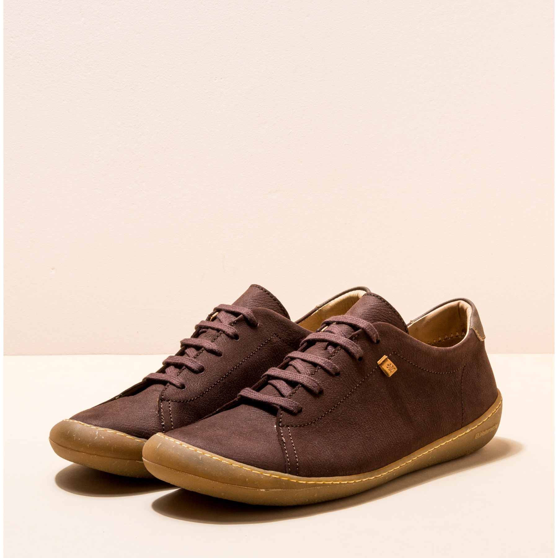 Zapatos N5770 PLEASANT BROWN/PAWIKAN color Brown