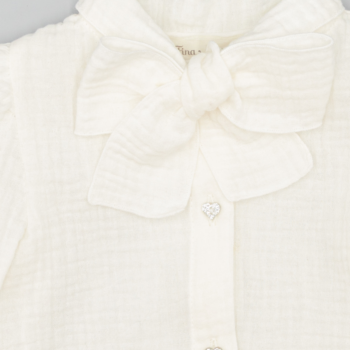 Camisa Blanca De Muselina Plumeti Con Lazo