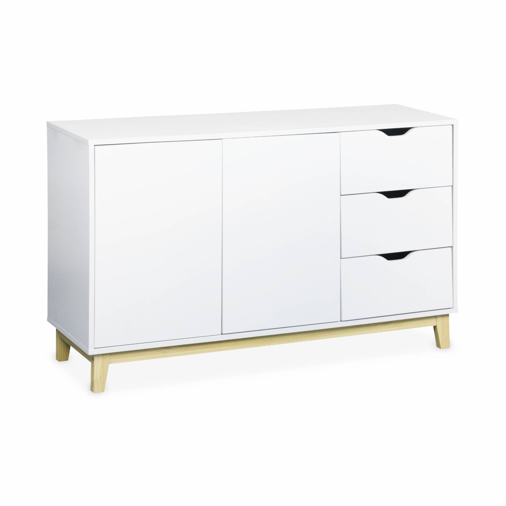 Buffet de rangement blanc. pieds bois - Floki - avec 3 tiroirs. buffet 2 portes. buffet bas. 120x40x75 cm