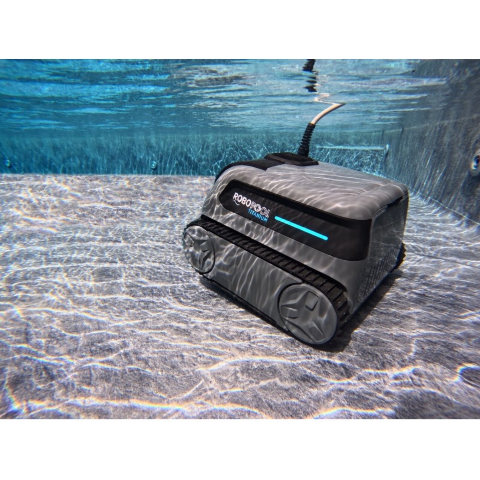 Bestway Robot piscine électrique Titanium - nettoie fond et parois - 5x10m max