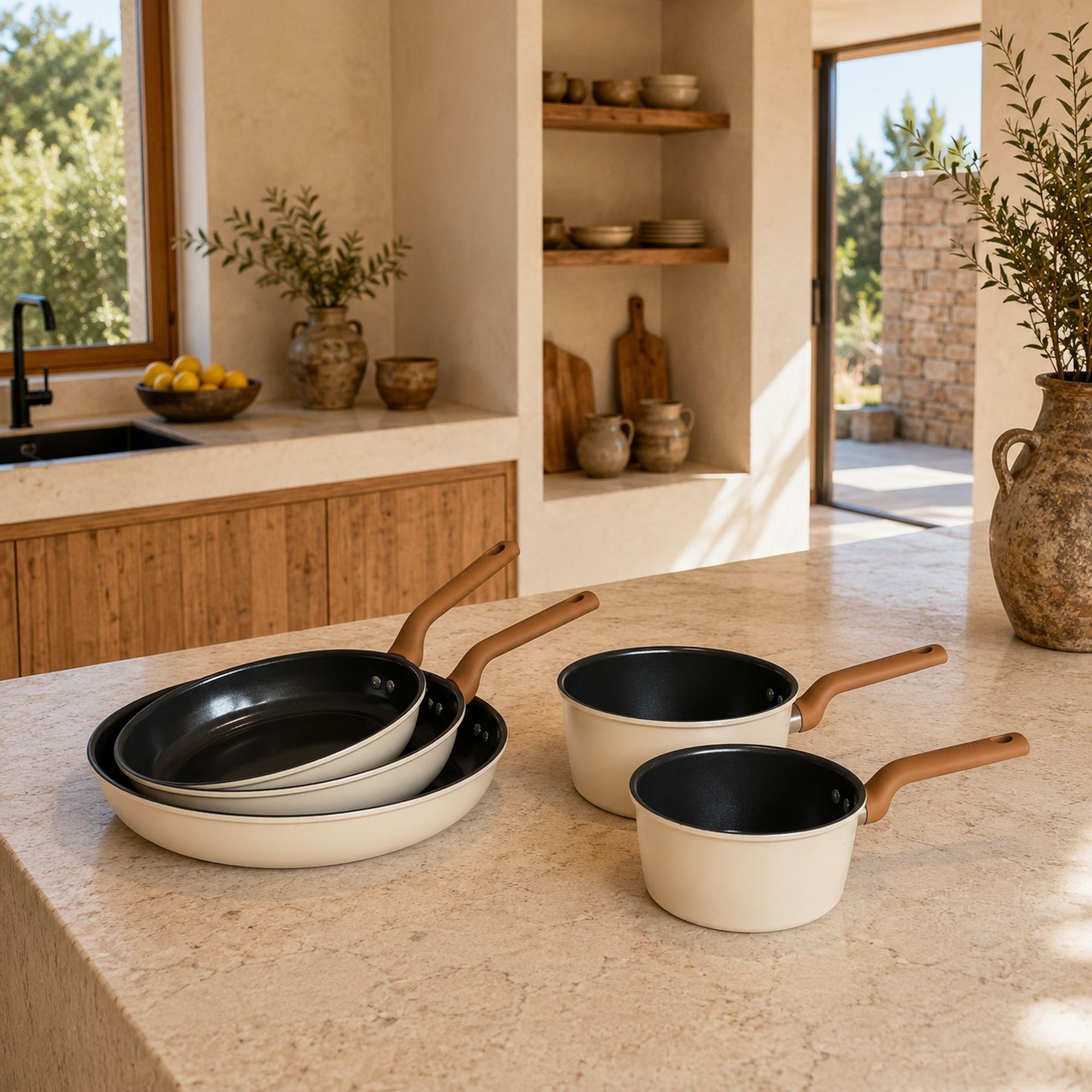 Batterie de cuisine 5 pièces en avier carbone beige  PRATICOOK