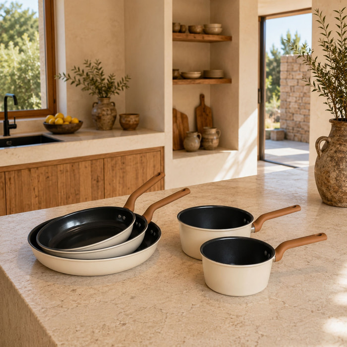 Batterie de cuisine 5 pièces en avier carbone beige  PRATICOOK