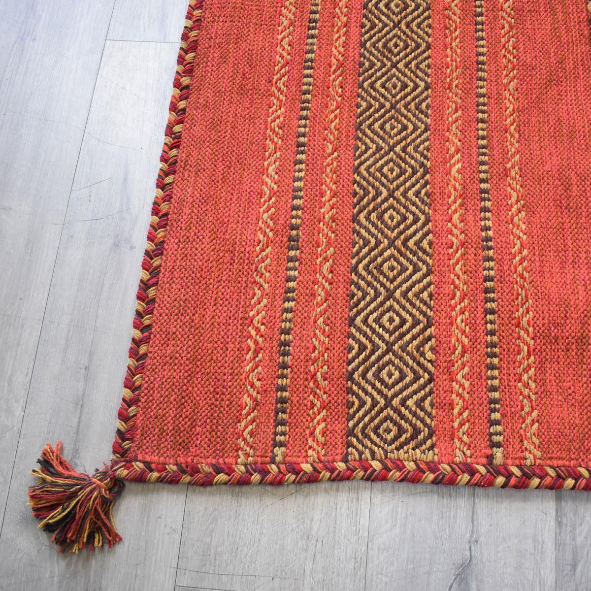 Tapis Buvo tissé à la main en Coton