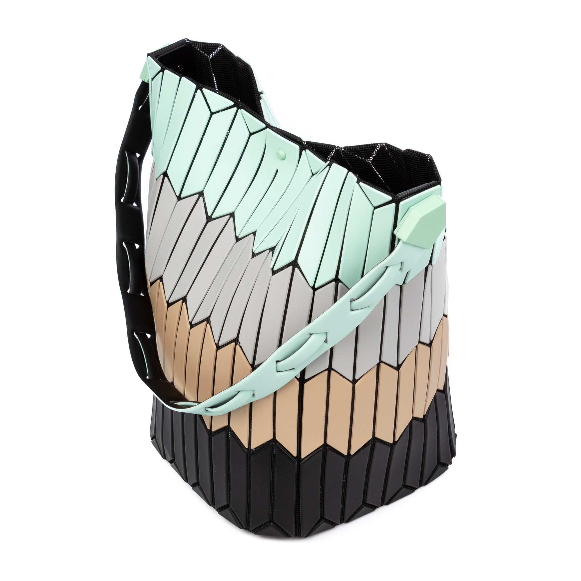 Arroscia bolso de hombro diseño geométrico.