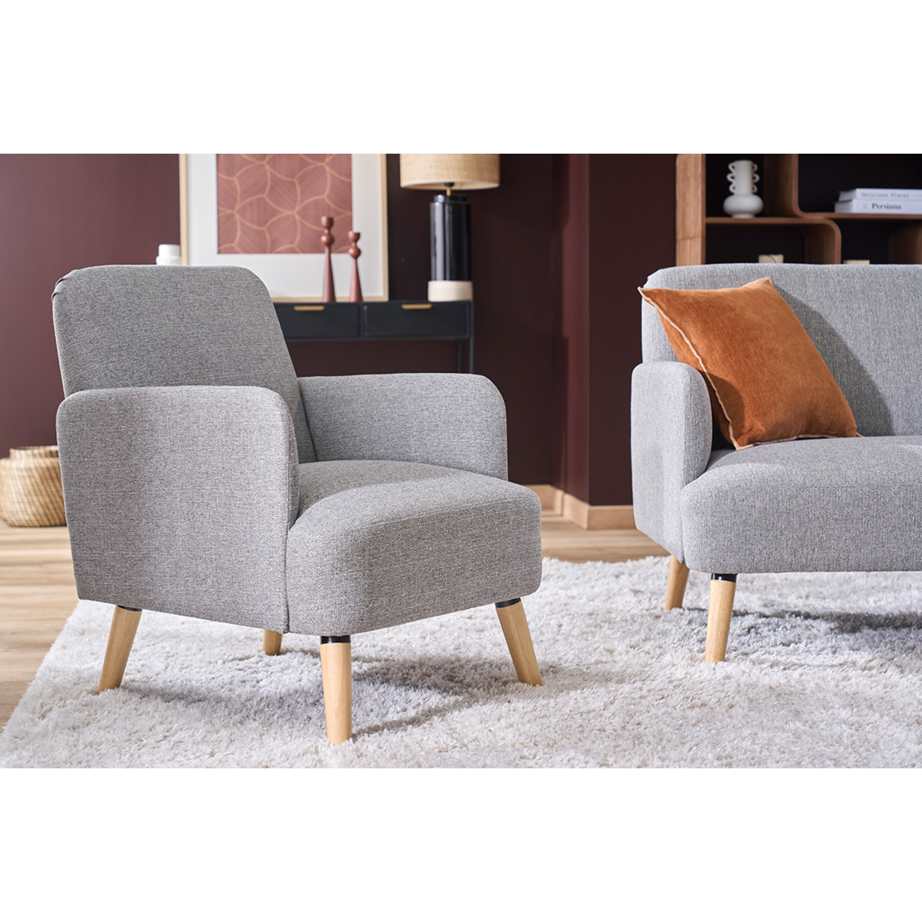 Fauteuil scandinave en tissu menthe à l'eau et bois clair ISKO