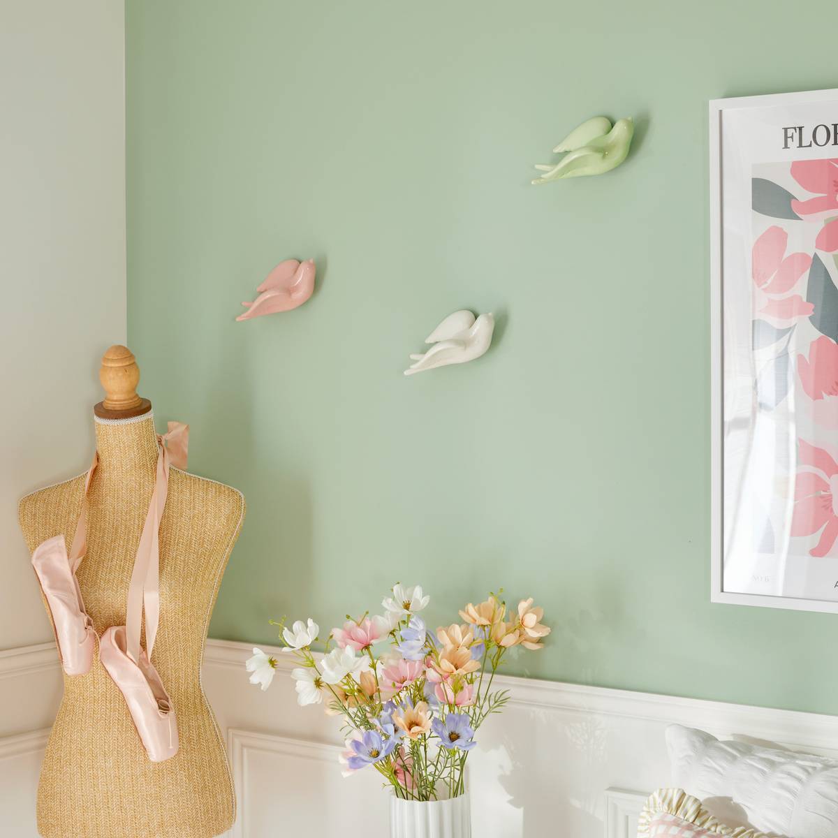 Hirondelle décorative Fleur de rose 17,5x11x7cm