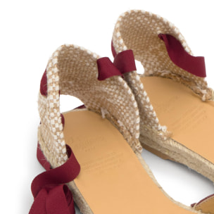 Alpargata plana Brava en lino con cintas, escote en V y punta afilada