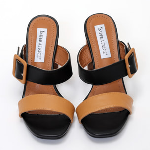 Sandali in simil pelle con tacco alto in sughero e fascia con fibbia