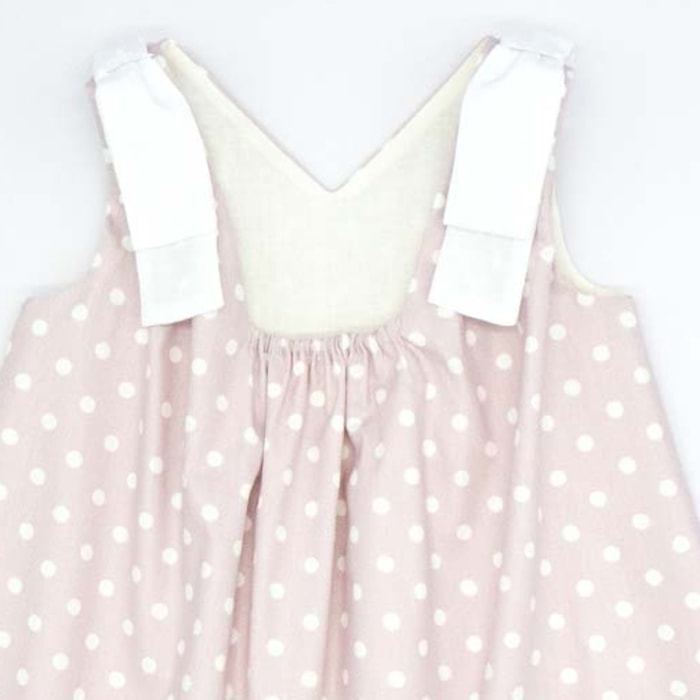 VESTIDO DE LUNARES CON ESCOTE EN PICO LAZOS EN BLANCO