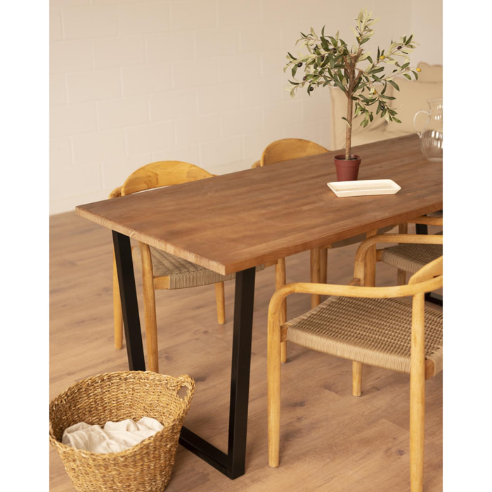 Table à manger en bois massif ton chêne foncé avec pieds en fer noir de différentes tailles