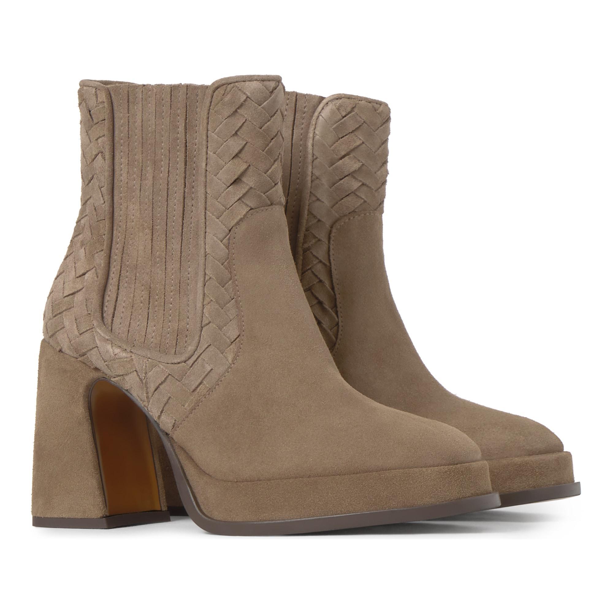 Botín de tacón Blanche en serraje con detalle intrecciato y cierre elástico