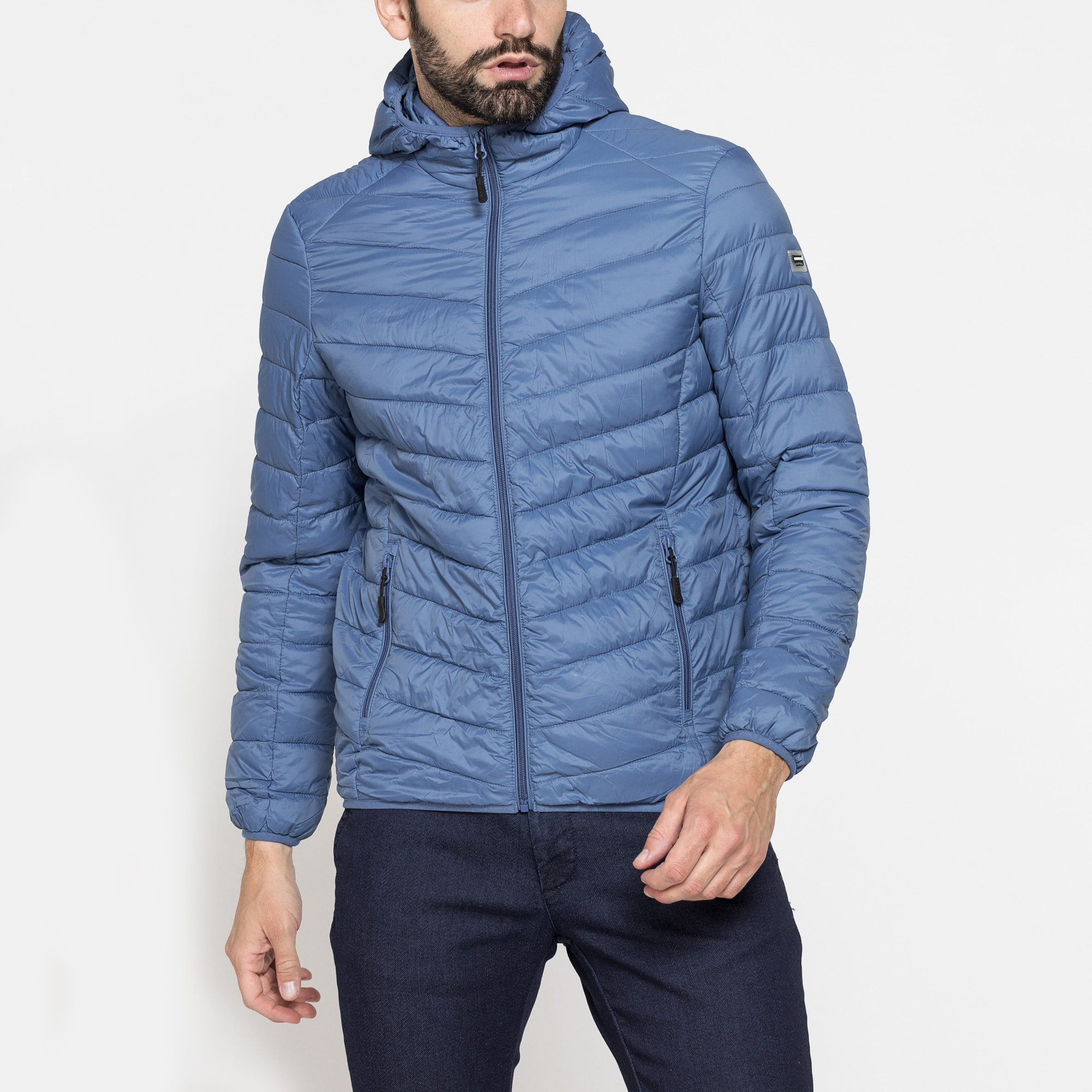 GIUBBINO MANICA LUNGA CON CAPPUCCIO ULTRA LIGHT - TESSUTO ED IMBOTTITURA IN MATERIALE RICICLATO