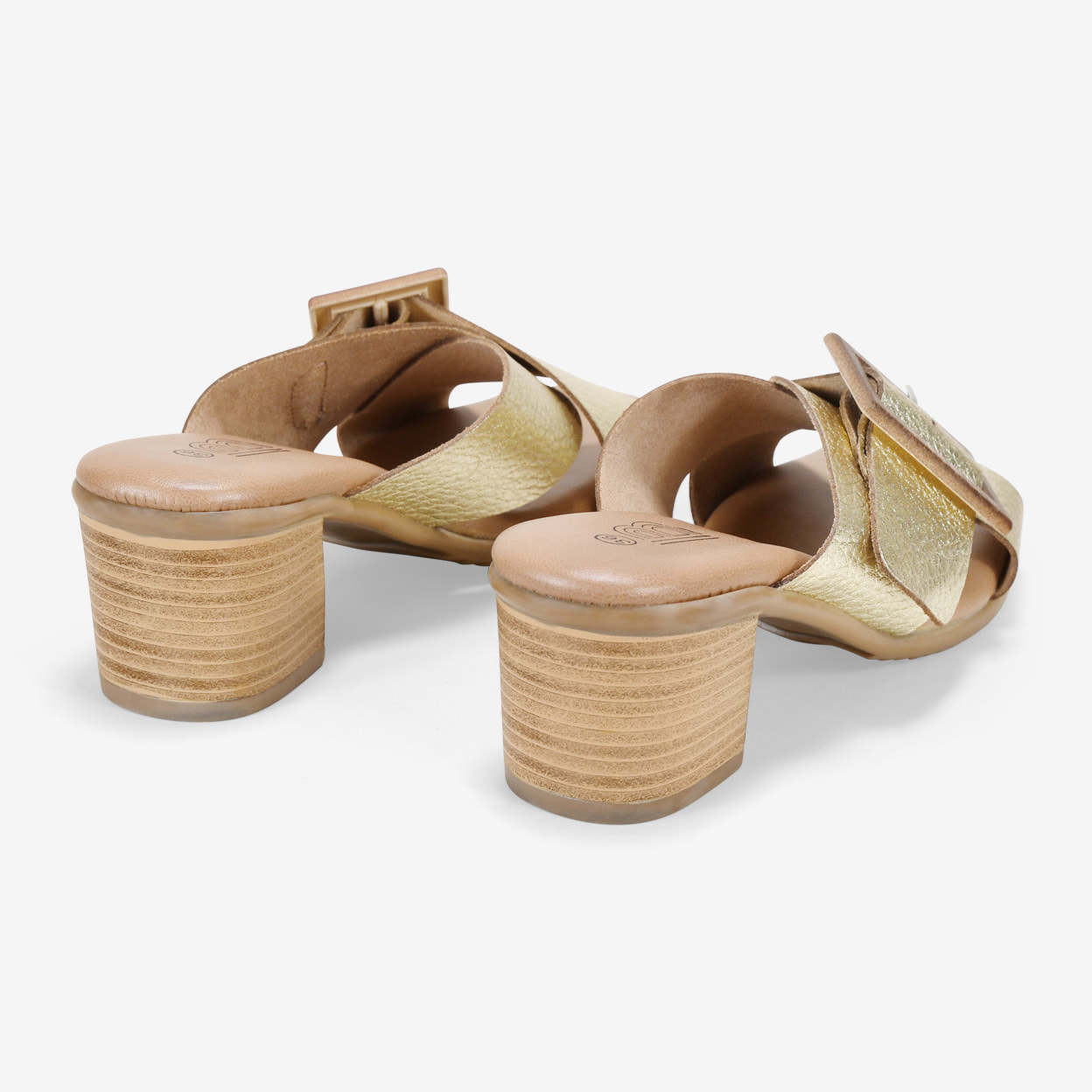 Sandalias con tacón doradas en piel