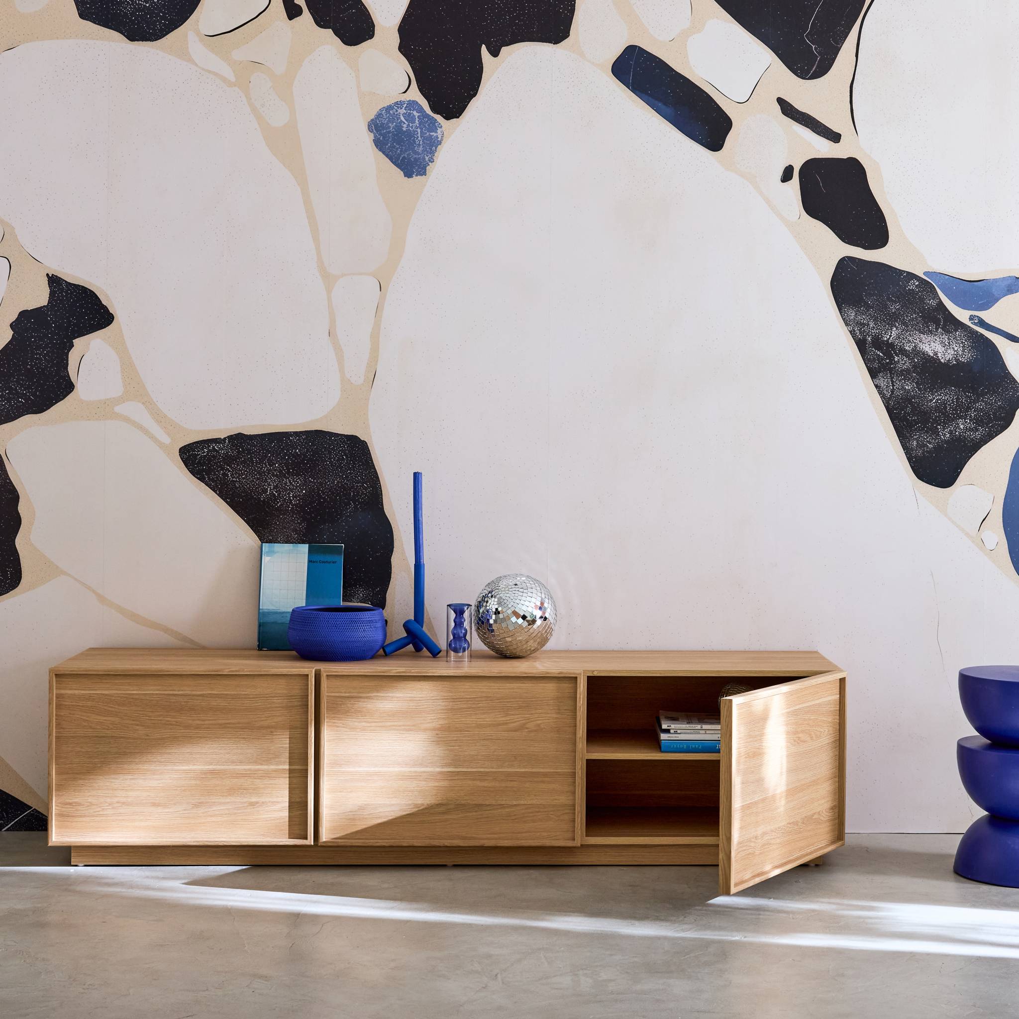 Meuble TV décor bois 3 portes naturel 180cm L 180 x P 43 x H 45cm - Kuba