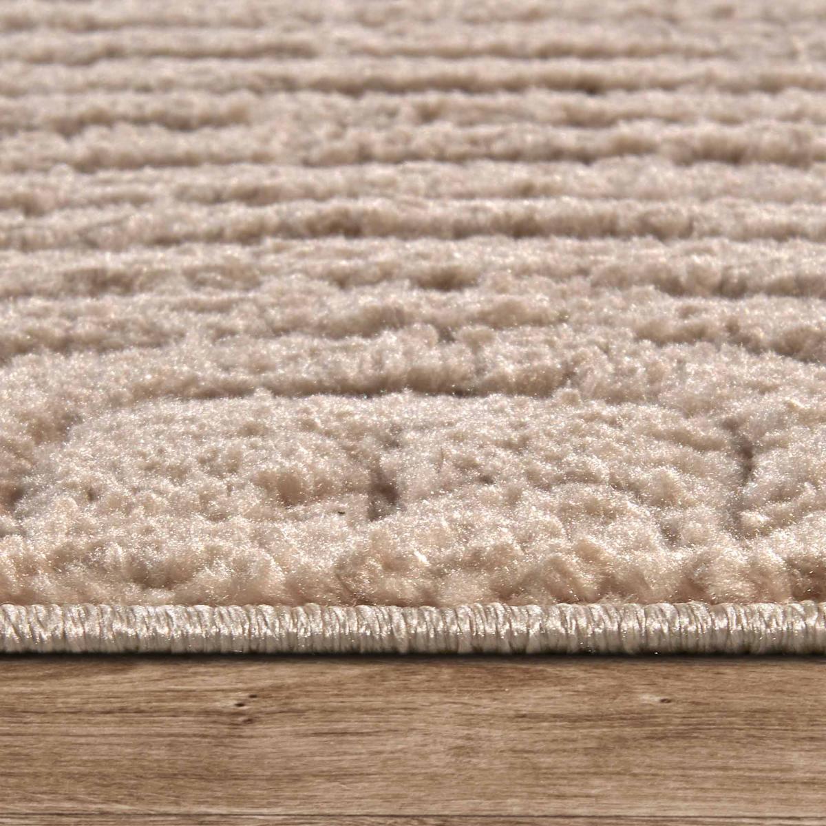 Tapis salon, motif géométrique, texture relief, lym chaleureux