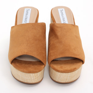 Sandali platform in simil camoscio con tacco in rafia