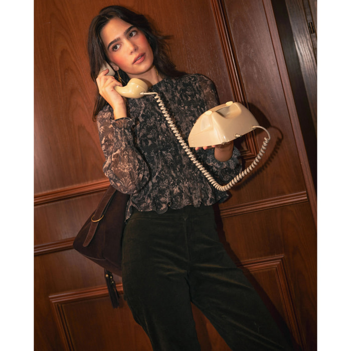 Blusa de mujer de gasa.