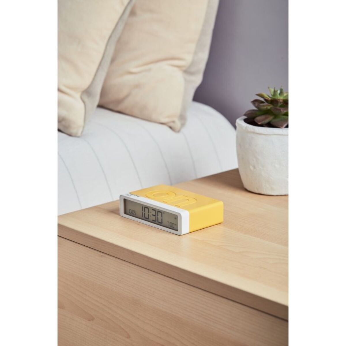 Réveil LEXON x Pantone Flip Classic Mimosa