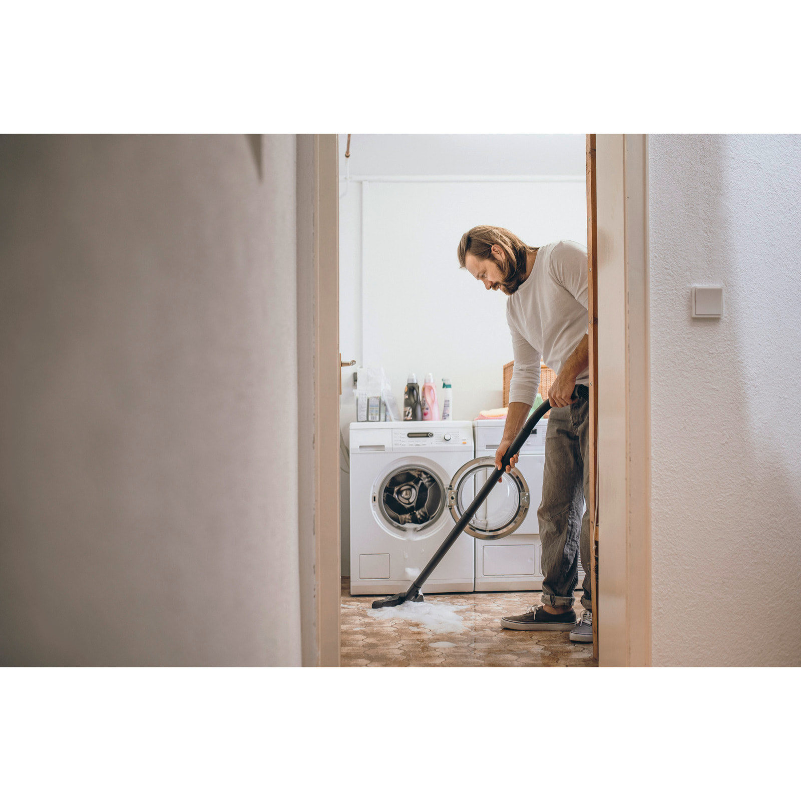 Aspirateur eau et poussière Karcher WD 5 S V-25/5/22 - Puissance 1100W- Cuve inox 25L- Flexible 5m- Nettoyage du filtre