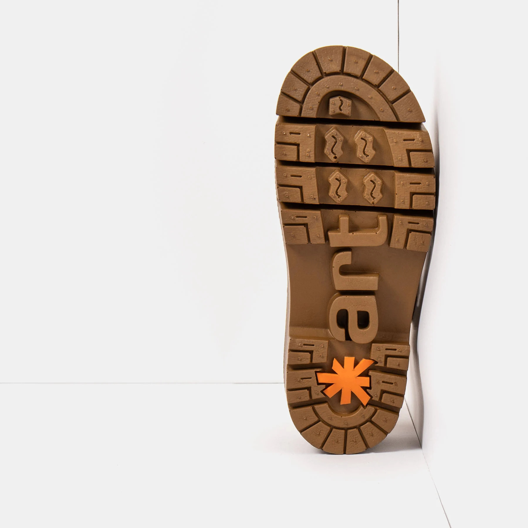 Botines 1766 NOBUCK KARAMEL/ LEEDS color Karamel
