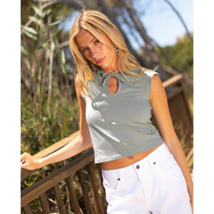 Top de mujer con cuello cut out y lazada