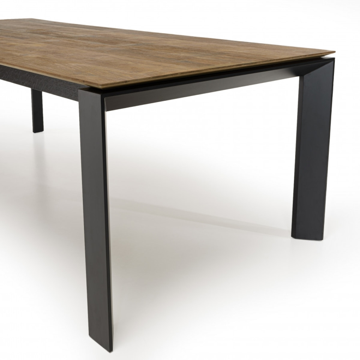 MADISON - Table à manger rectangulaire extensible 220/320cm bois teck recyclé pieds métal noir