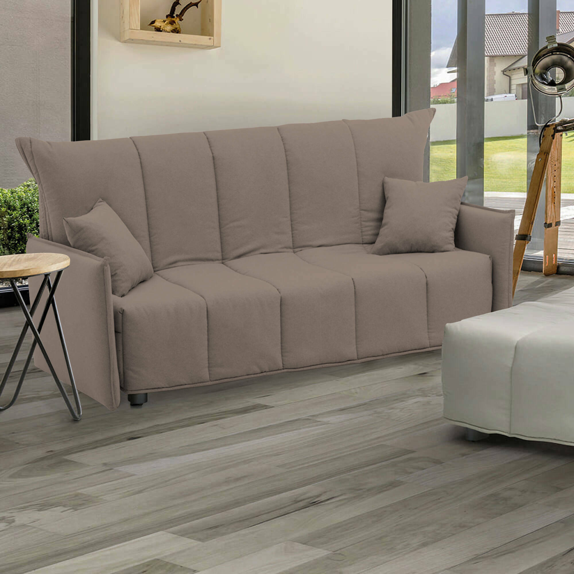 Divano Letto Alissa, Divano a 2 posti, 100% Made in Italy, Sofà Soggiorno con apertura a carrello, in tessuto imbottito, con Braccioli standard, Cm 150x90h85, Tortora