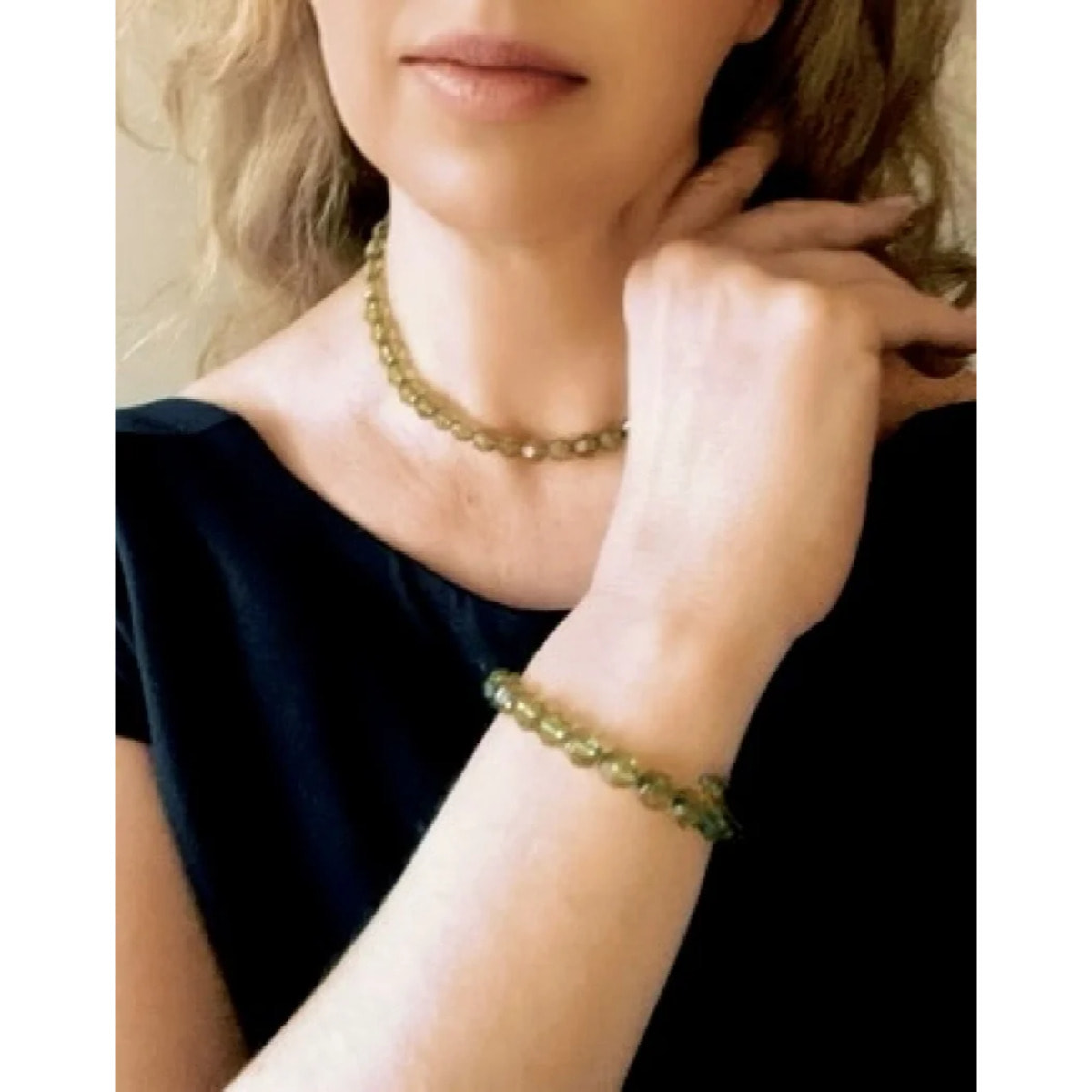 Conjunto collar y pulsera bolas facetadas en verde. Ajustable
