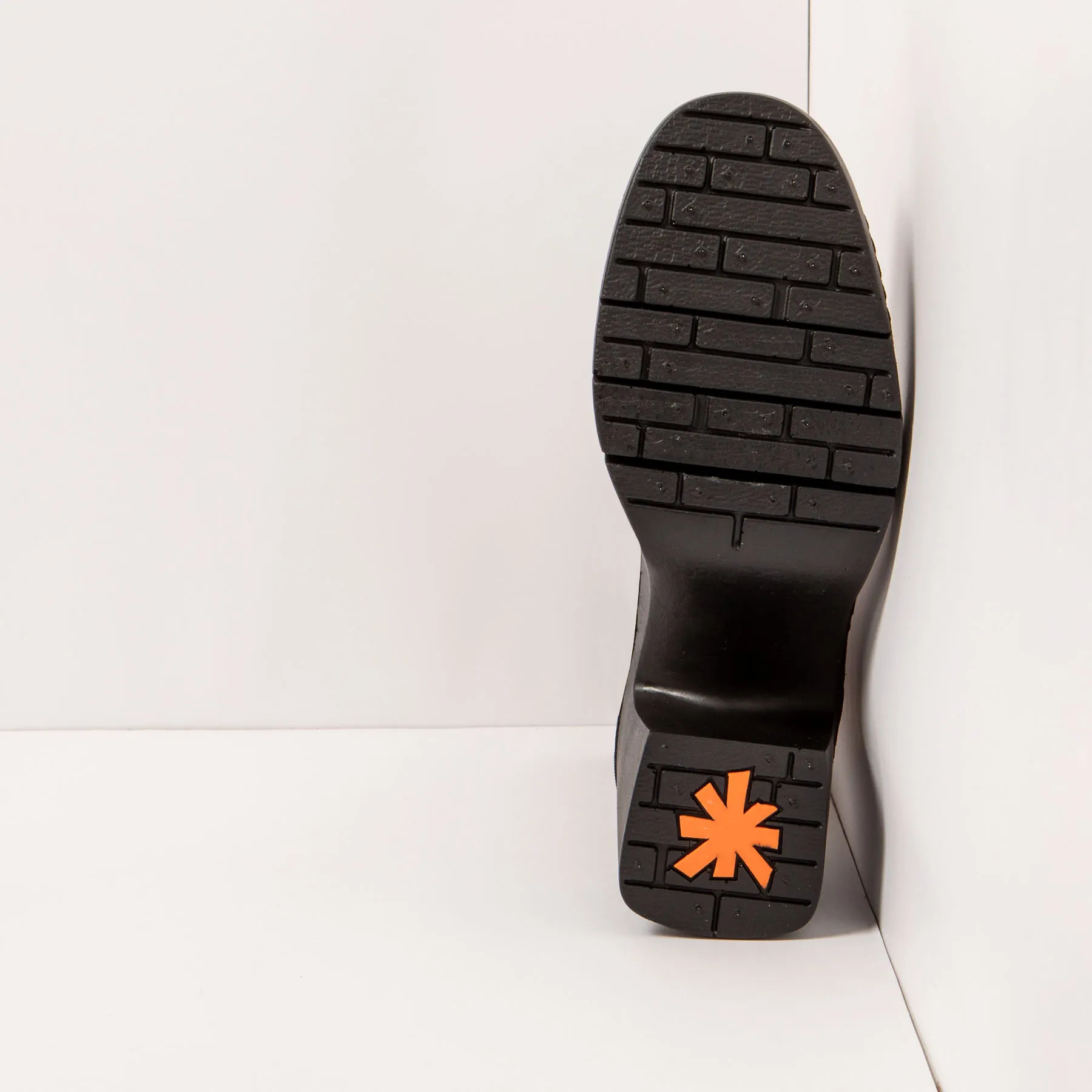 Botines 1658 NAPPA SHINNY BURDEOS/SOFIA color Burdeos