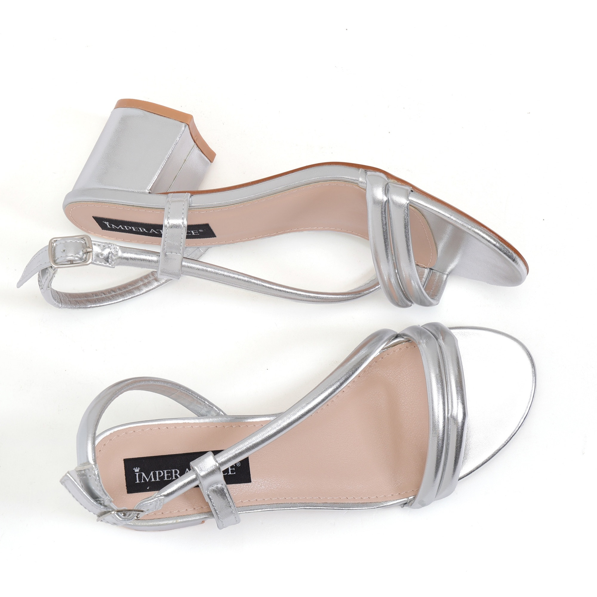 Sandali in simil pelle con tacco comodo