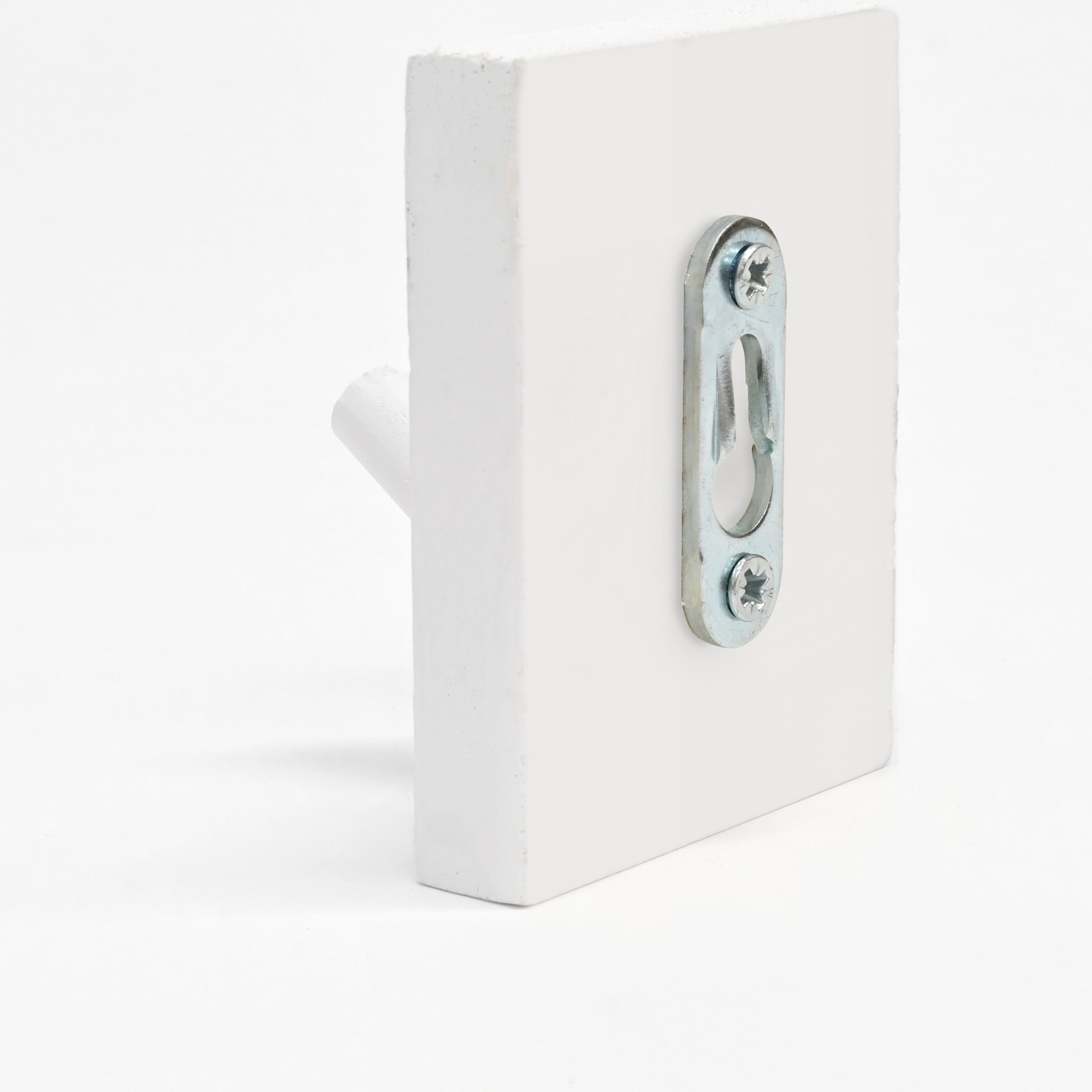 Colgador de pared de madera maciza en tono blanco de 8x6cm Alto: 8 Largo: 6 Ancho: 1.4