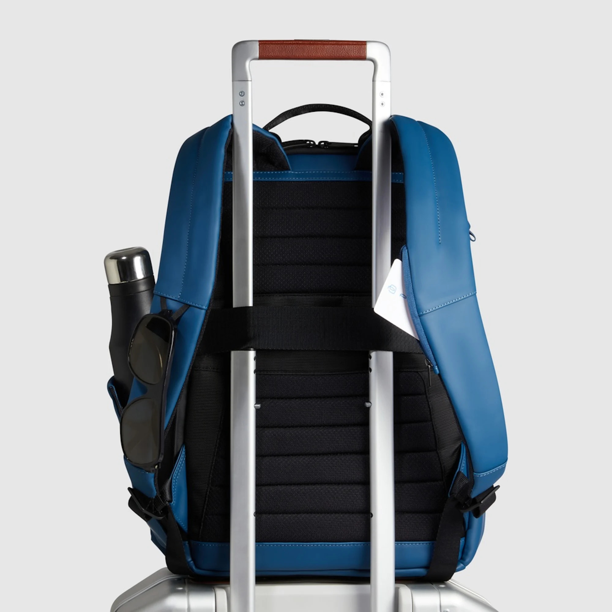 Piquadro Zaino per computer e iPad® con cinghia pettorale, porta bottiglia e RFID