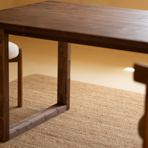 Mesa de comedor de madera maciza en tono nogal de varias medidas