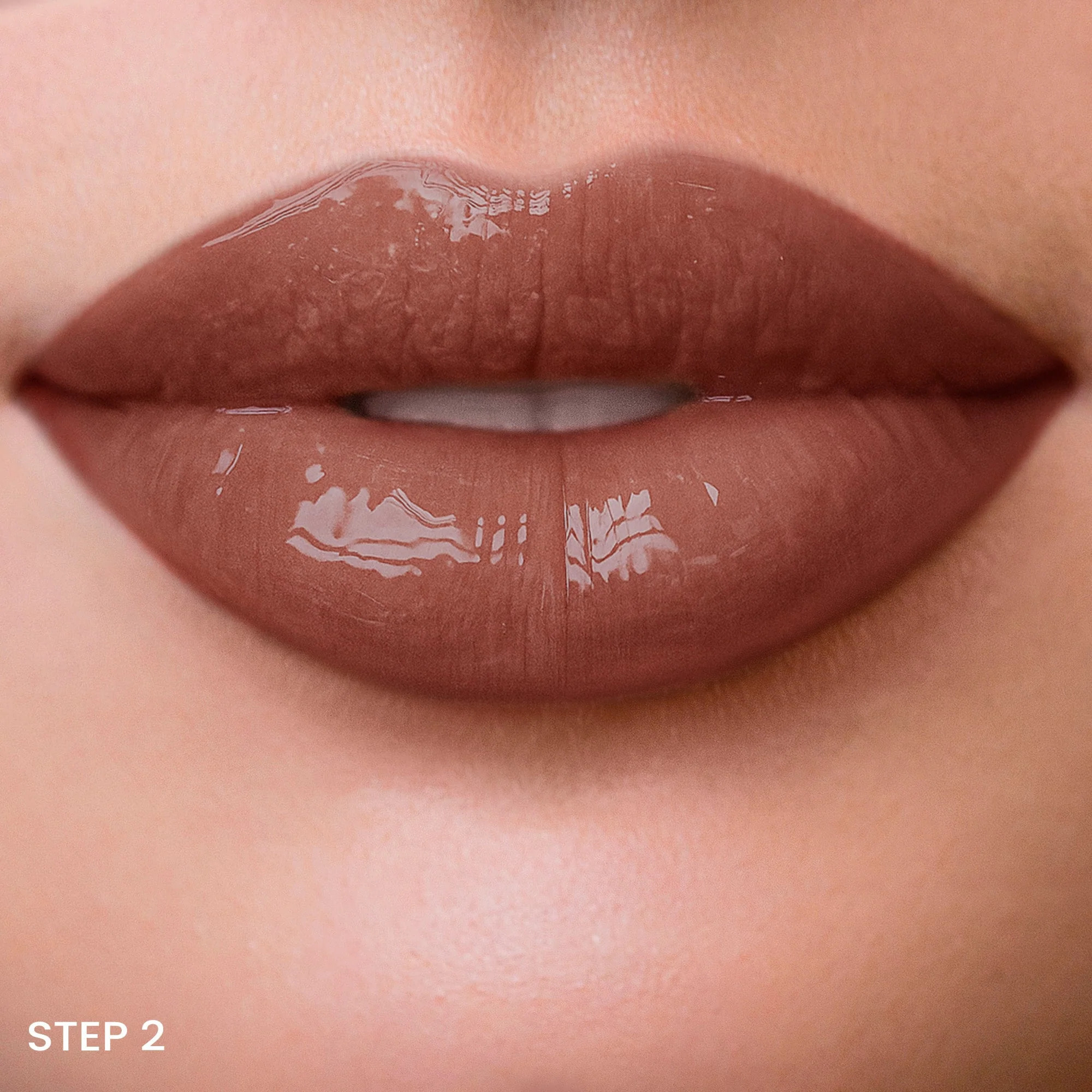 EXTRA DURABLE LIP DUO - LIQUID LIPSTICK + LIP GLOSS Rossetto liquido lunga durata con gloss lucido