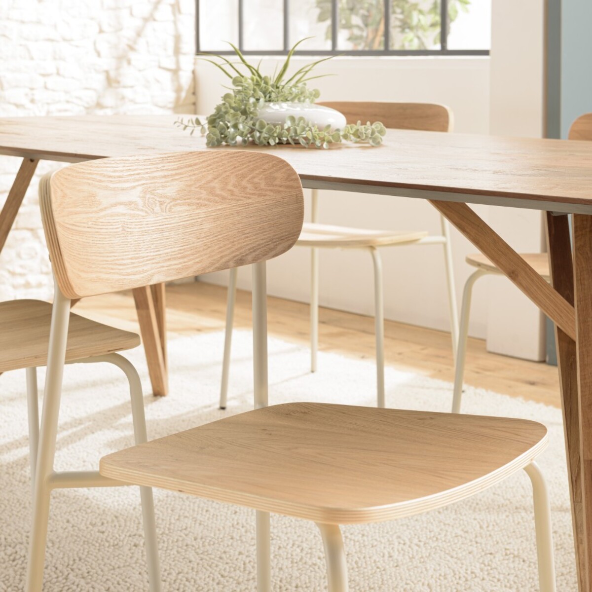 TOM - Lot de 2 chaises « écolier » en bois de frêne pieds acier blanc