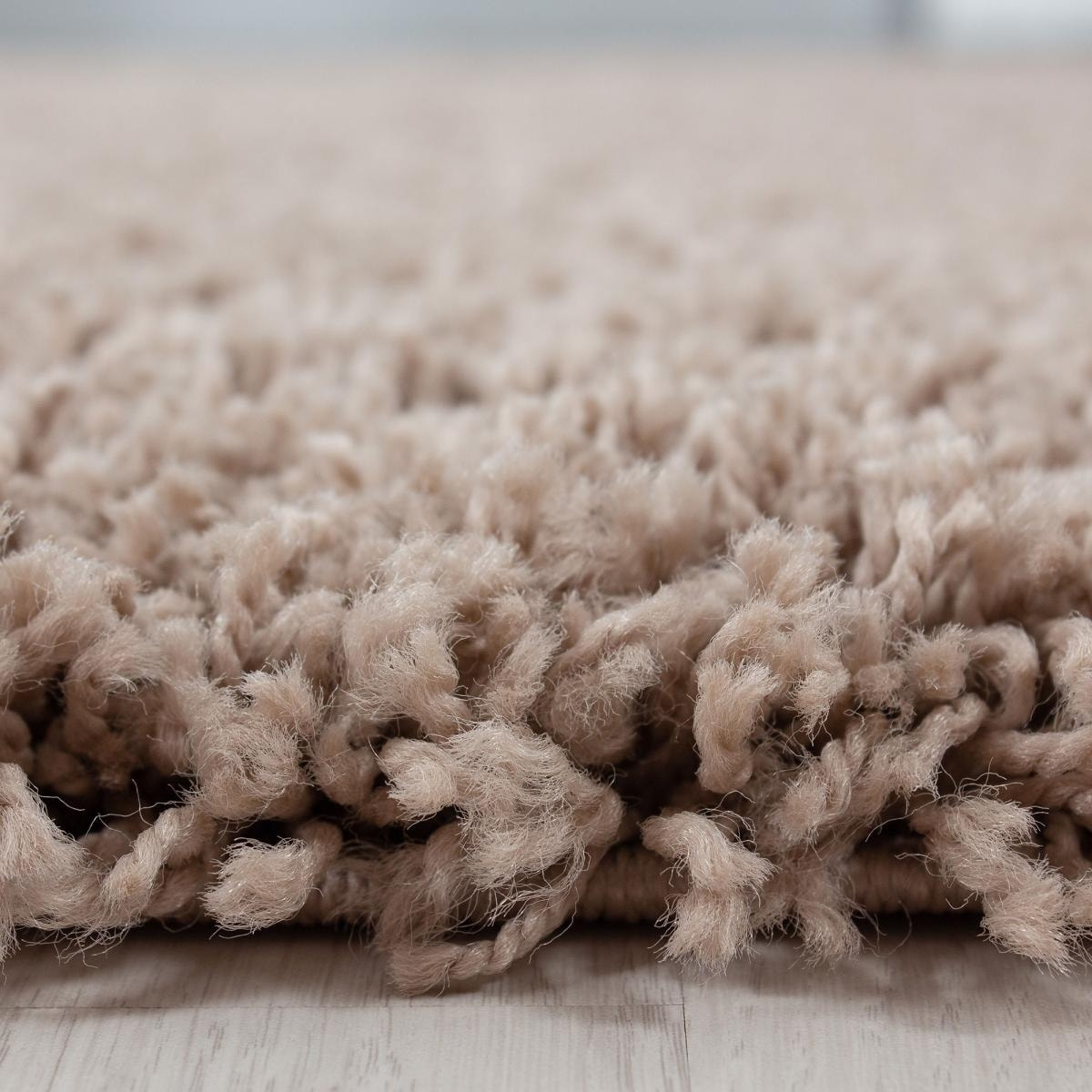 Tapis poils longs shaggy tissé motif uni ROCA