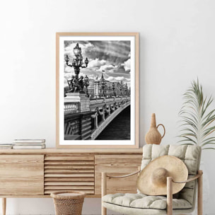 Affiche Paris, Vue du pont Alexandre III Affiche + cadre en bois - Chêne