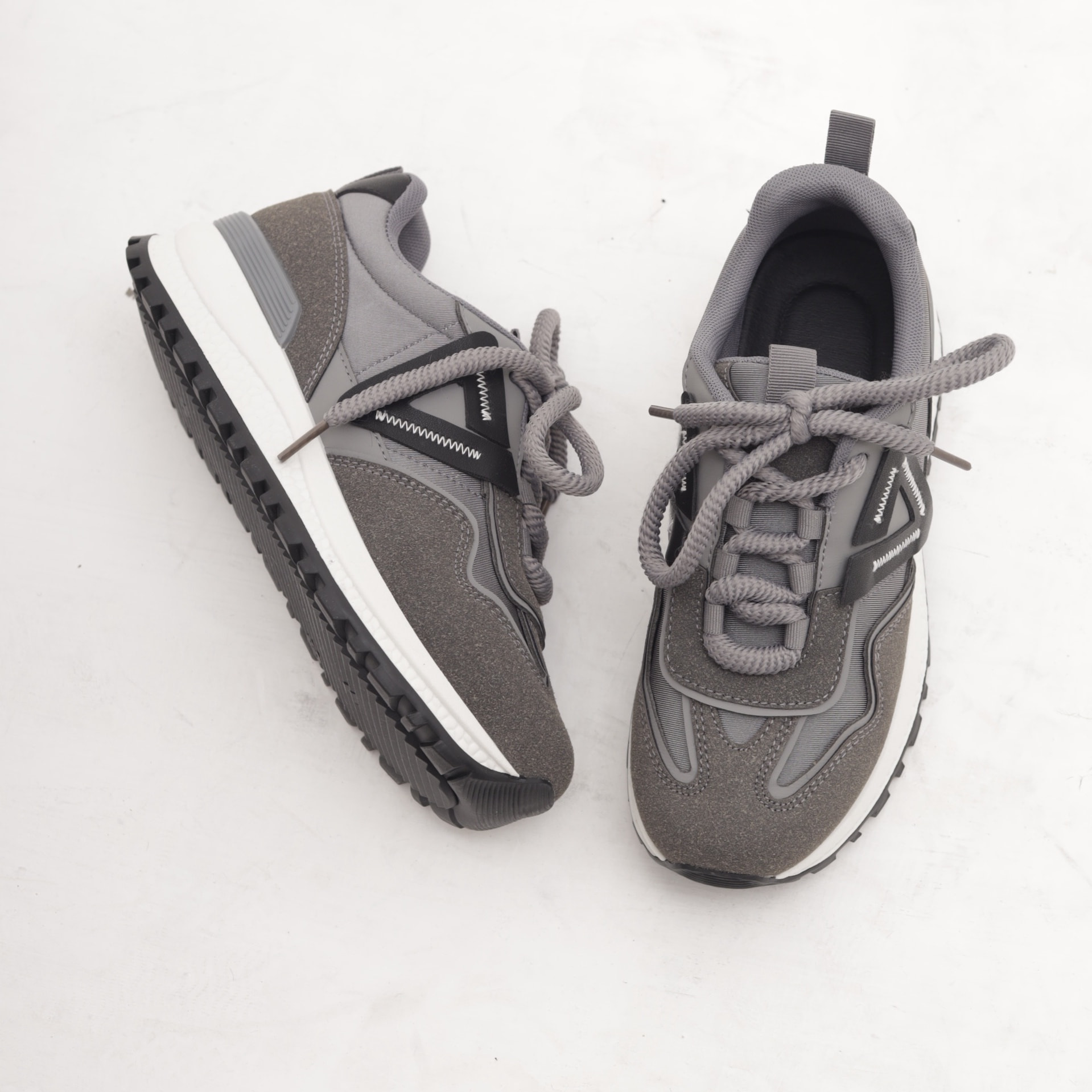 SNEAKERS RUNNING TRIANGLE GRIGIO
