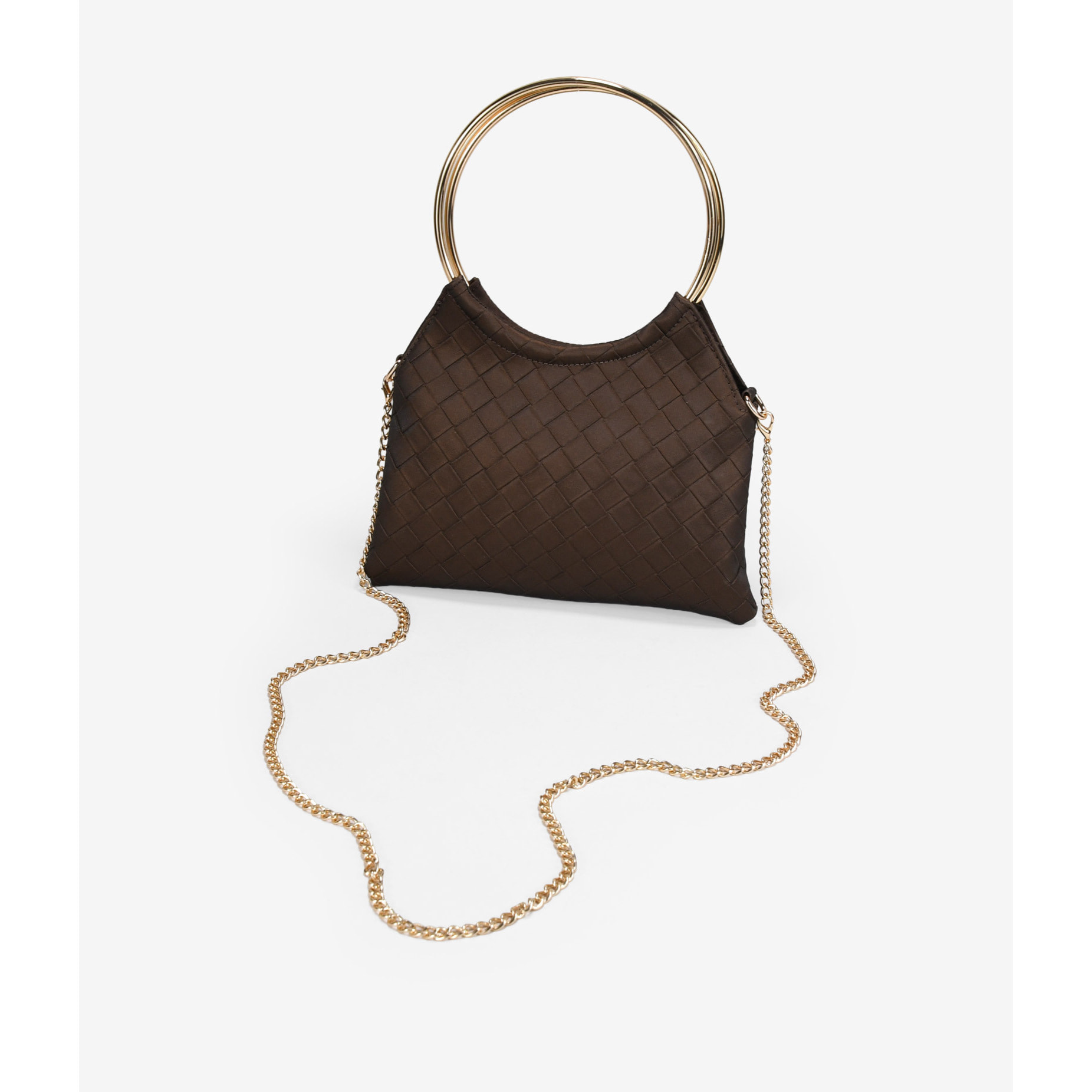 Bolso de fiesta marrón trenzado con asas metálicas