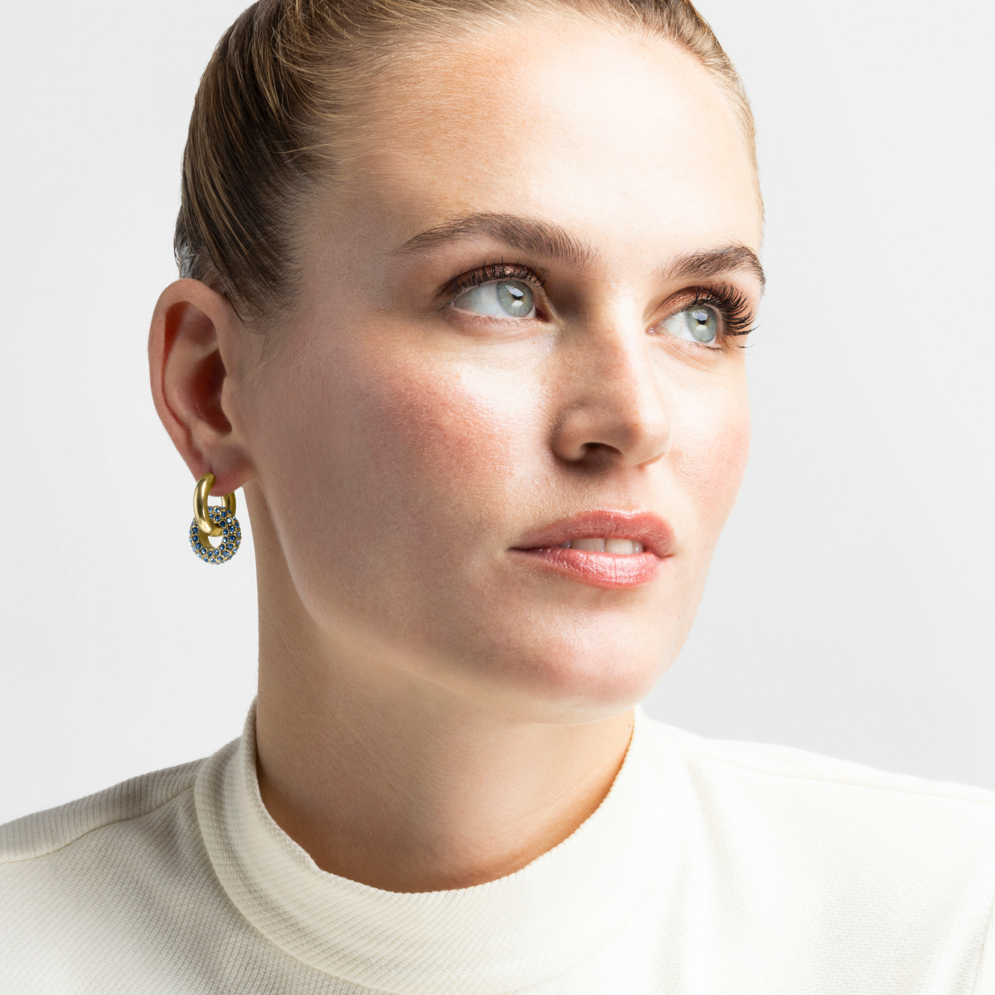 Pendientes con Cristal Azul Oscuro acabado oro 18k